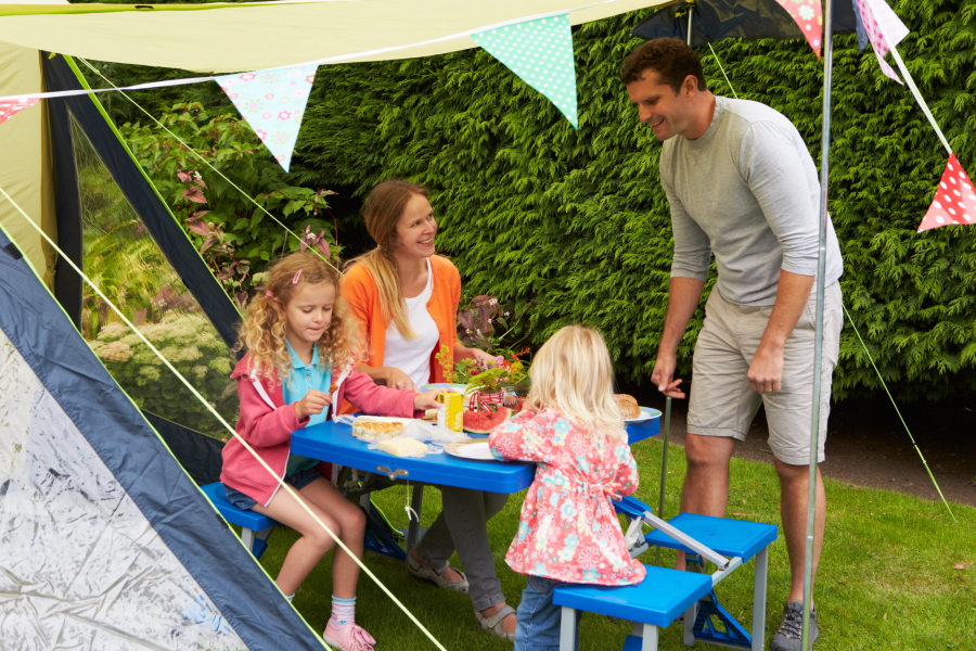 famille au camping Saint Emilion mobil home